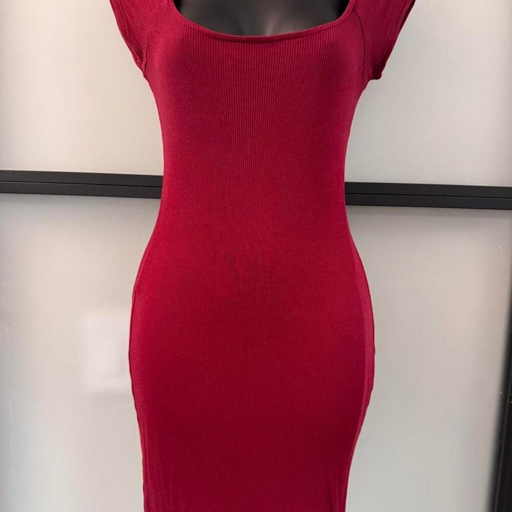 Lulu’s Burgundy Bodycon Dress – Size Small